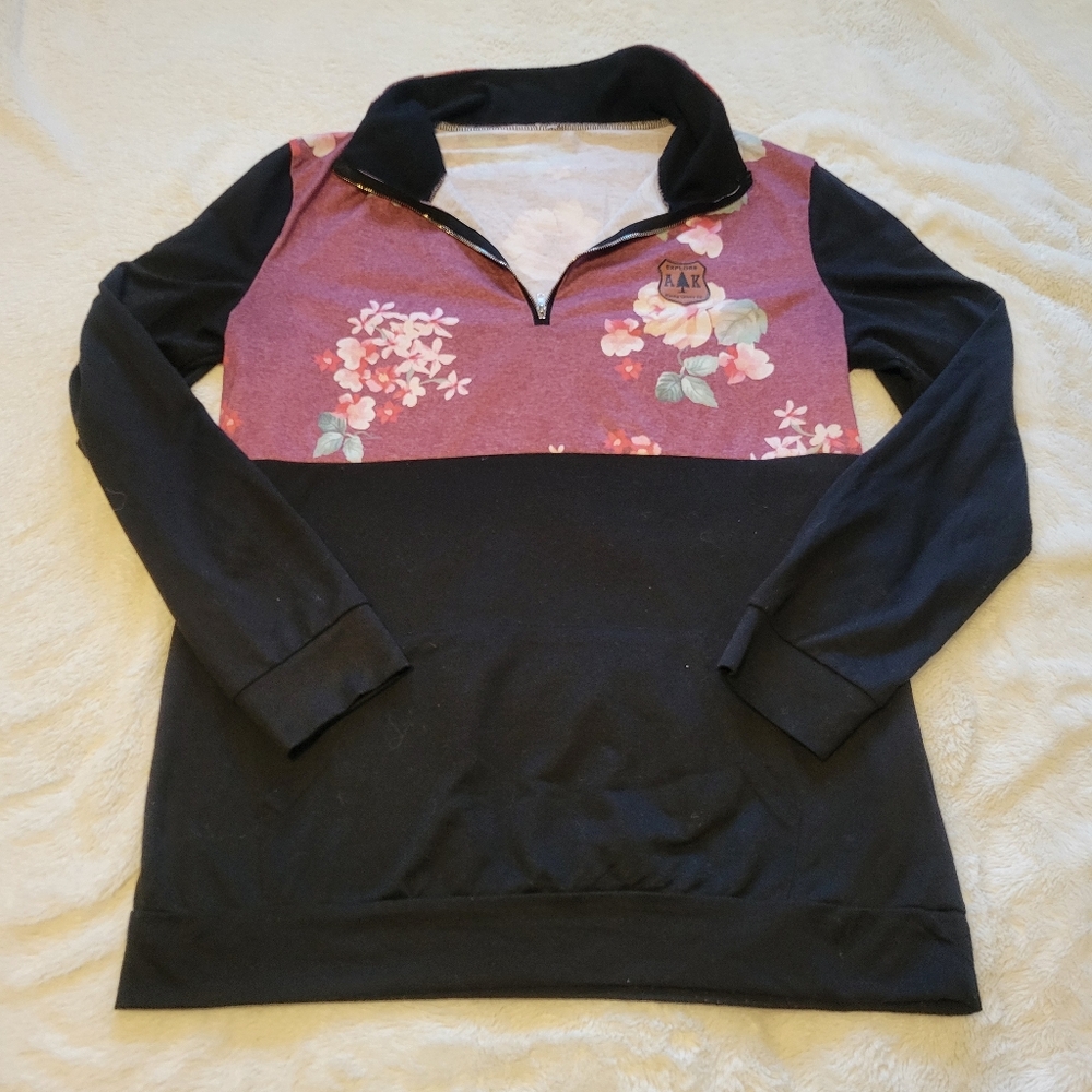 Alaska Chick's Floral Pullover, Size L